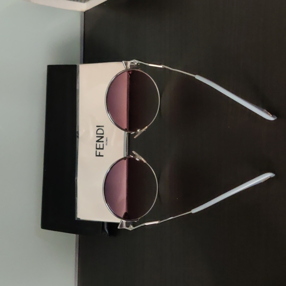 Gorgeous Authentic FENDI women sunglasses with crystals on the side - Picture 10 of 14